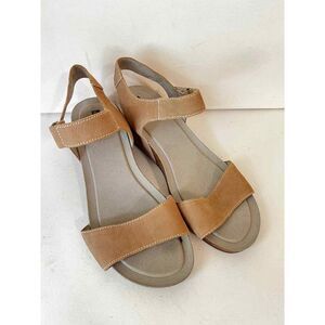 White Mountain Brown Suede Strappy Classic Cork Wedge Sandals Sz‎ 9.5